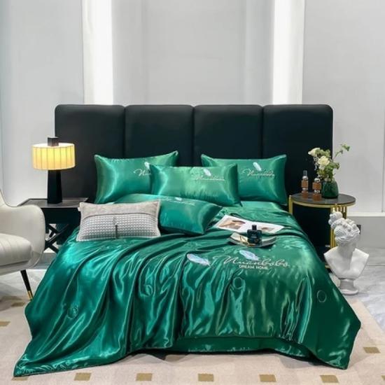 Summer Comfort Guaranteed:Ice - Silk Summer Quilt: Your Key To A Breezy Summer