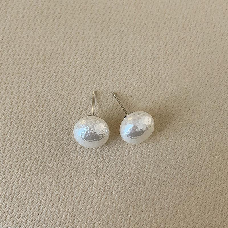 French Retro Irregular Pearl Stud Earrings Women'S Simple High-End Personality Fashion Temperament Versatile Earrings
