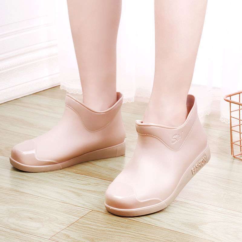 Rain shoes women's fashion wear non-slip water shoes adult students waterproof overshoes short women's rubber shoes medium rain boots