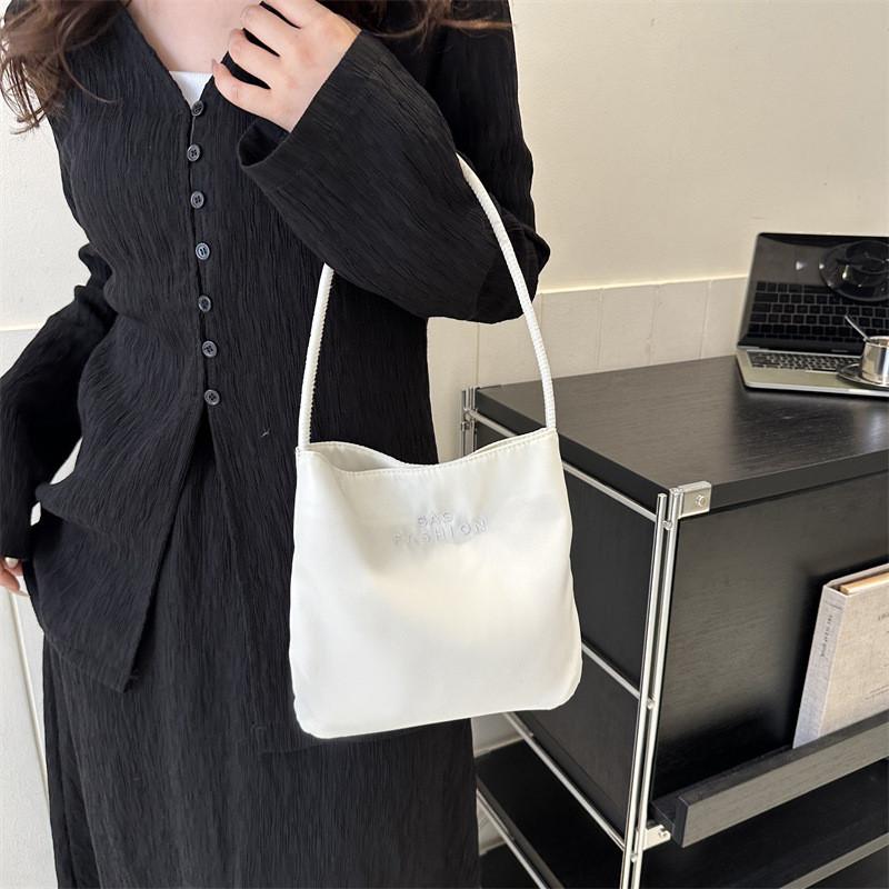 Fashionable Retro Shoulder Bag For Women Chic Bucket Style Daily Use Tote Available In Multiple Colors