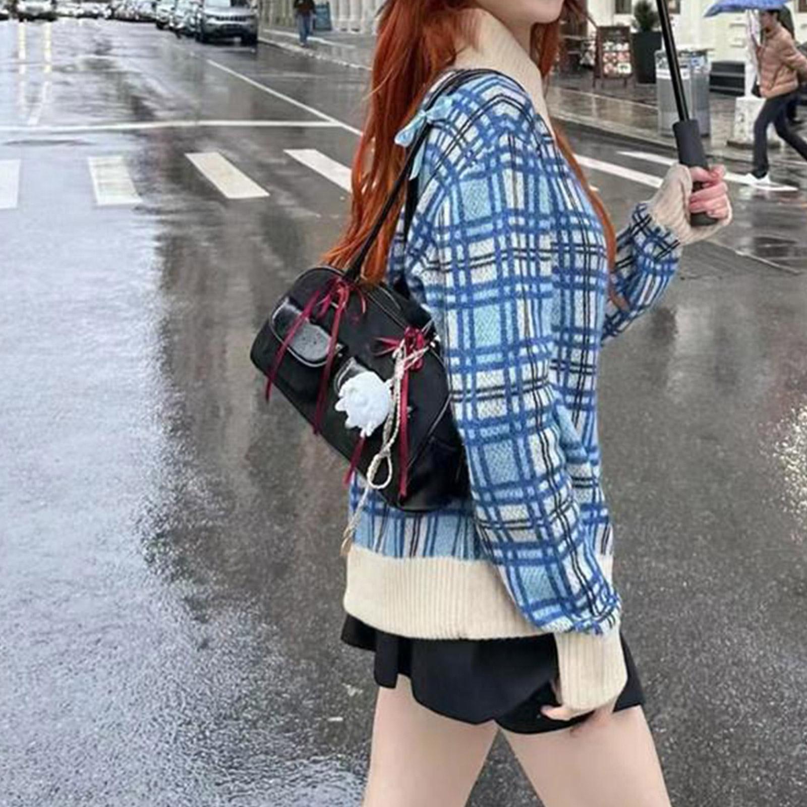 Удобная и комфортная сумка через плечо с несколькими карманами — фото 3