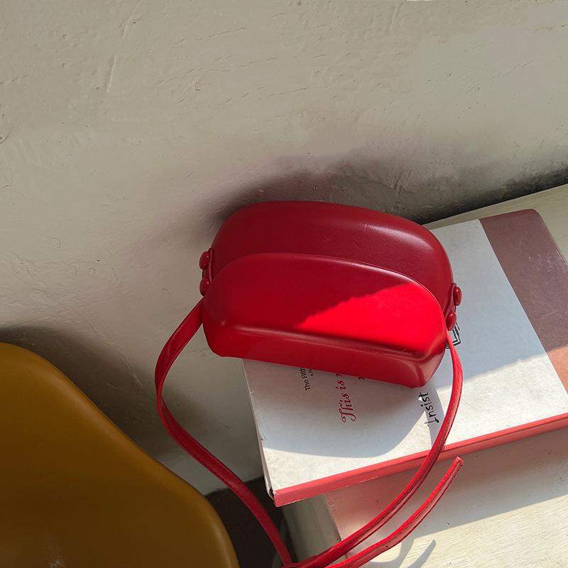 New Summer Korean Retro Ins Red Saddle Bag Crossbody Small Bag Women Versatile Simple Mobile Phone Bag