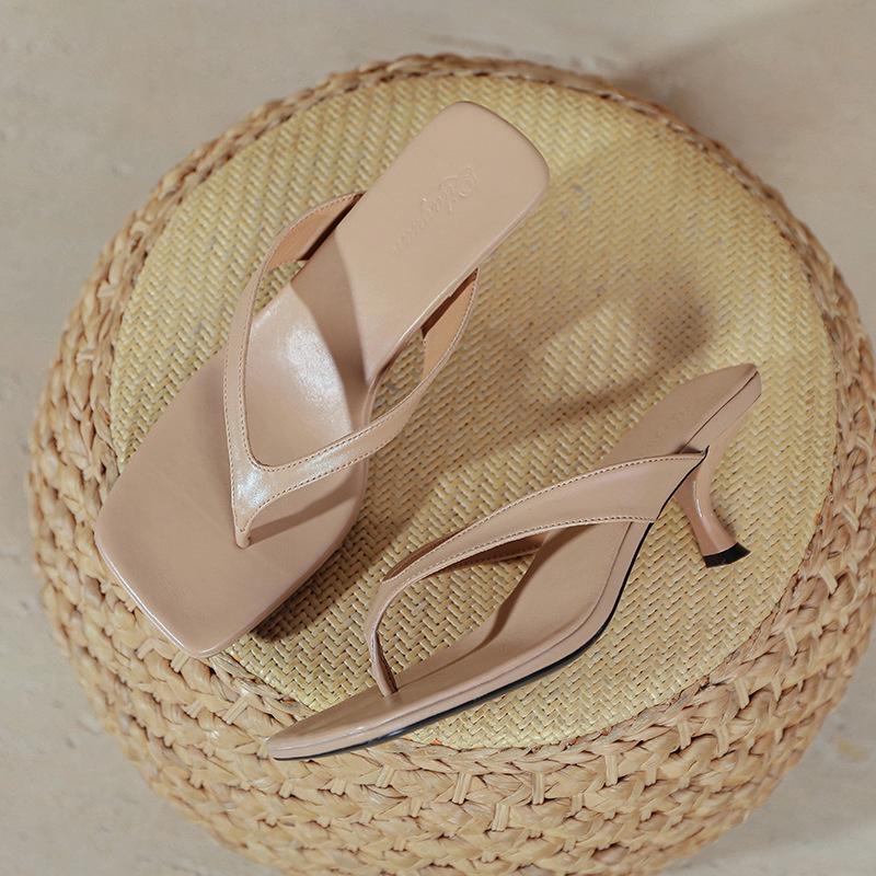 

Fashion flip-flops temperament kitten heel cool slippers 2025 new summer large size square head high heels stiletto 42 телесный