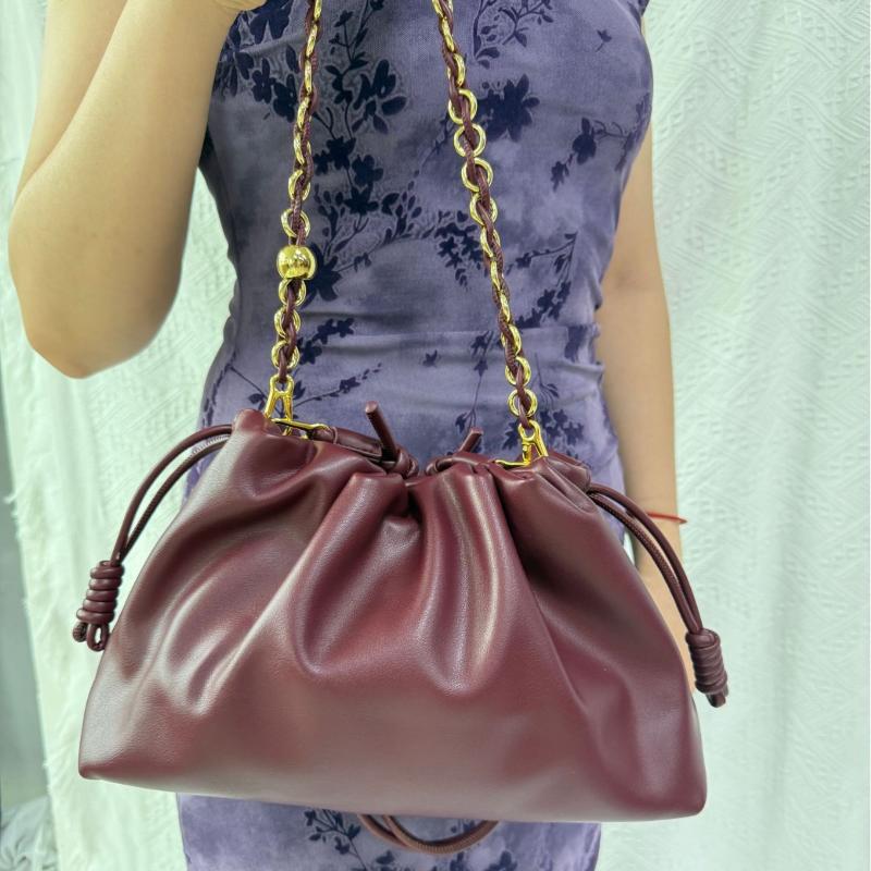 Brand Drawstring Shoulder Bag Fashi Pleated Cloud Bag Magnetic Buckle Design Versatile Crossbody Bag Women's Casual Chain Bag