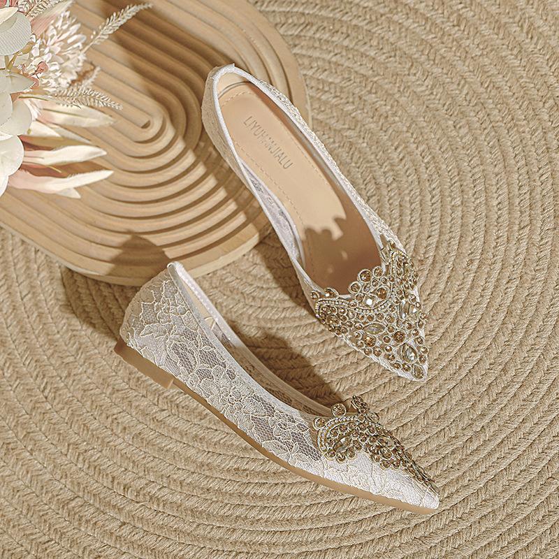 Mode Hochzeitsschuhe Damen 2025 Sommer Neu Spitze Aushöhlen Atmungsaktiv Damen Schuhe Flach Hochzeit Brautschuhe Große Größe 35-43