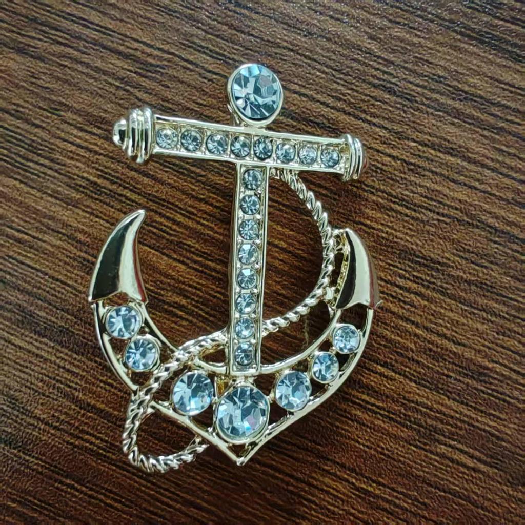 High-End Korean Alloy Scarf Buckle with Diamond, Pearl, and Brooch Pin Accessories