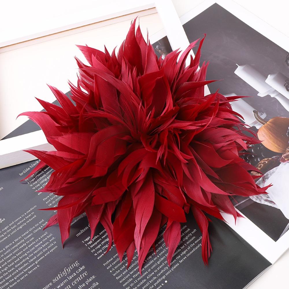 Big Brooch Flower Lapel Pins Elegant Feather Badge Fashion Feather Corsage Brooches  Party Cloth
