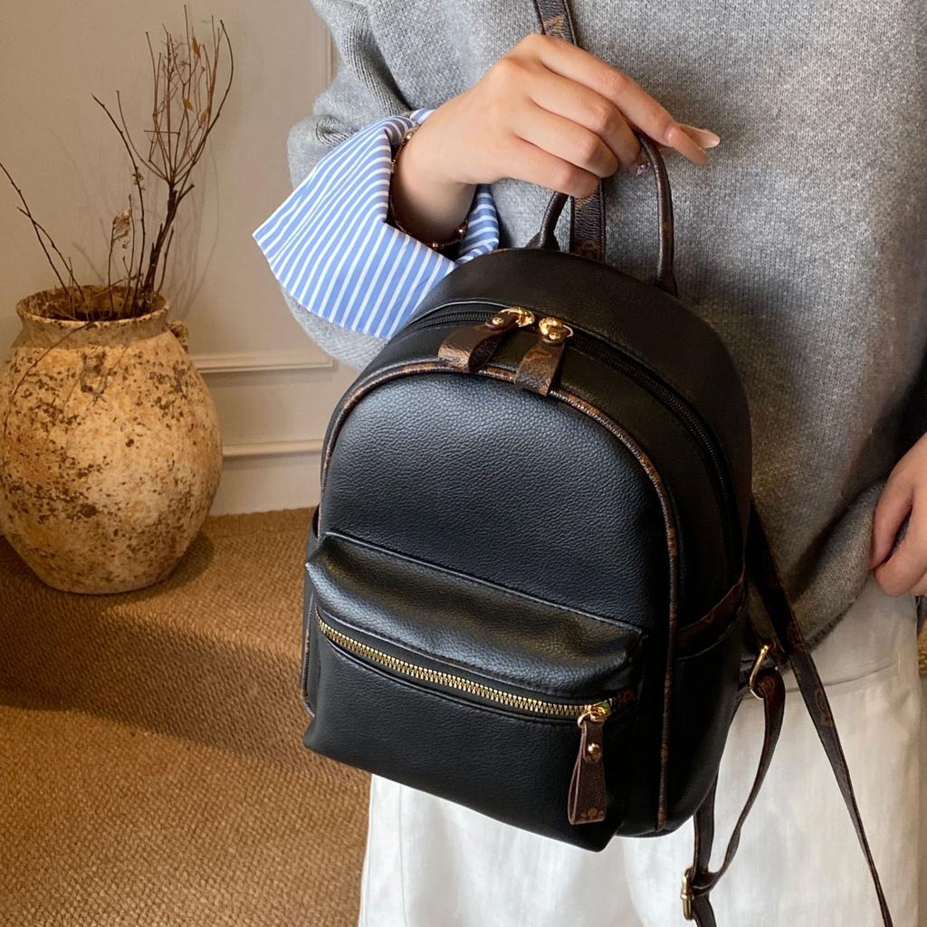 College style travel small backpack women's bag 2025 new fashion simple backpack foreign style niche going out small bag tide