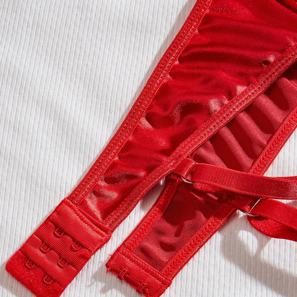 New Sexy Hollowed-out Love Girl Three-point Erotic Underwear Set