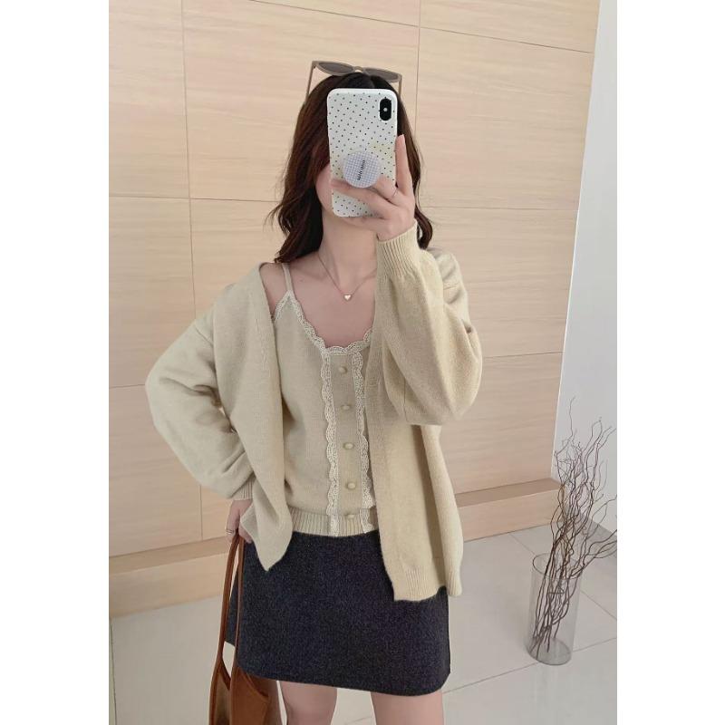 Autumn and Winter New Lace Splicing Vest Suspender Knitted Cardigan Two-piece Set Women's Soft Waxy Sweater Set