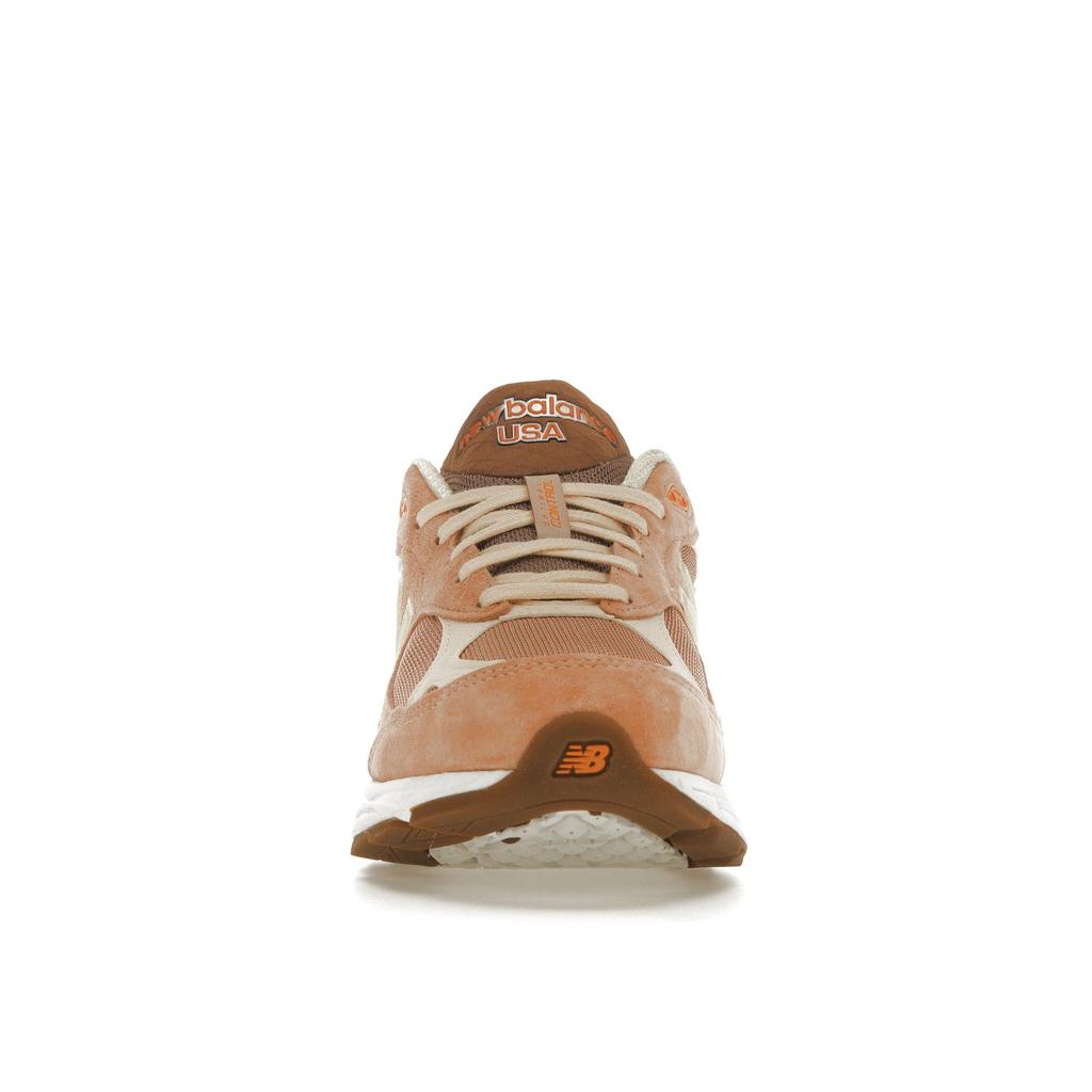 Größe? x New Balance 990v3 Made in USA Keepin it Running Unisex Sneaker Pink Orange Creme M990SZ3