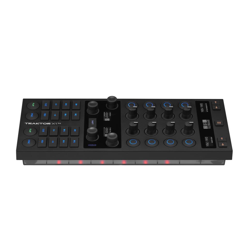 Native Instruments TRAKTOR X1 MK3 Modular DJ Controller