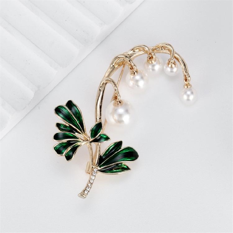 Versatile Floral Pearls Brooch 2 Color Options Lightweight Zinc Alloy For Various Outfits