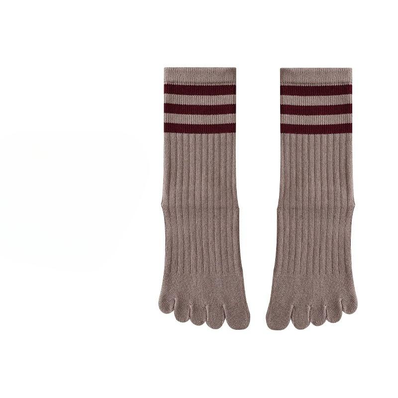 

Носки с пятью пальцами, Женские хлопковые носки до середины икры для йоги, Нескользящие носки до середины голени с клеевым покрытием, Носки в стиле «колледж» с тремя полосками 1 pair кофейный