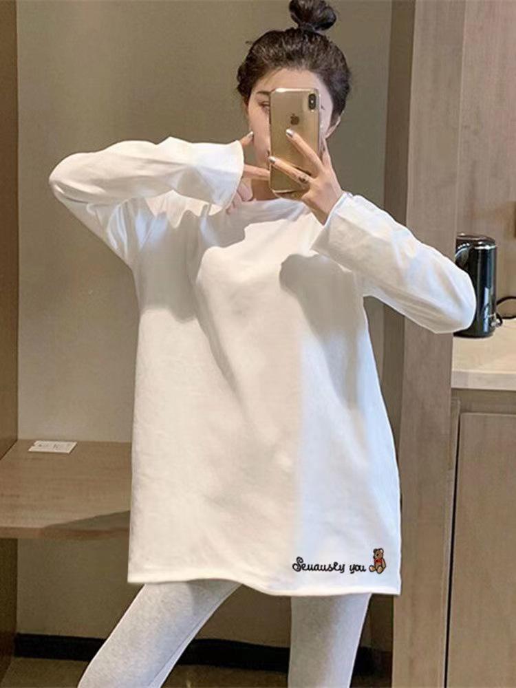 White Long-Sleeve Cotton Sweater Tunic for Women - Mid-Length, Velvet-Lined, Butt-Covering. Perfect Autumn/Winter Layer.