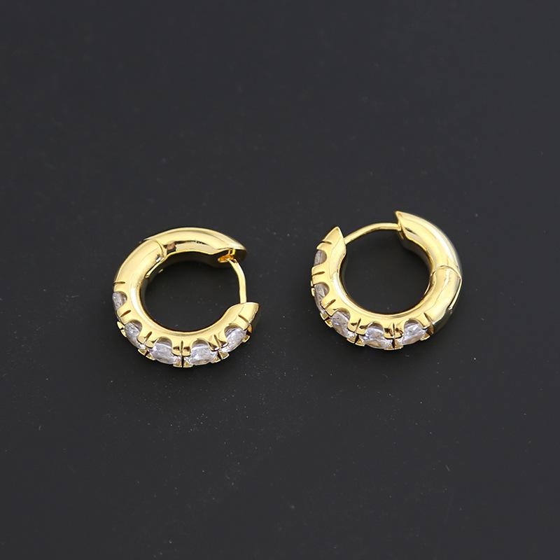 

European and American grandmother green crystal earrings women s gold retro earrings ear buckles earrings light luxury niche high-end earrings 18K