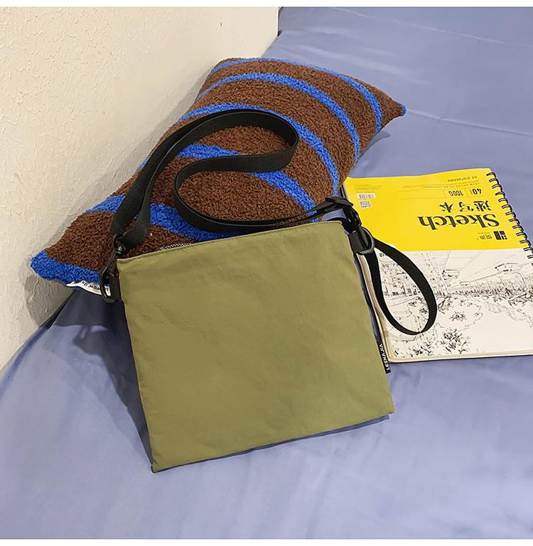 Brand new versatile envelope bag personalized outdoor handbag fashion tooling small satchel bag casual mobile phone bag