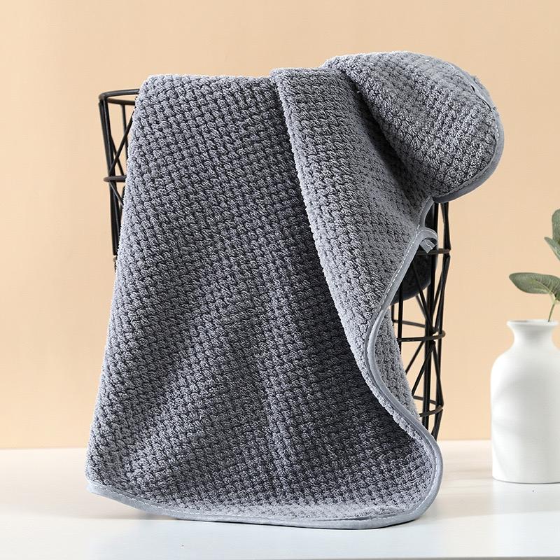 Coral Fleece Bath Towel 70*140cm Comfortable Woven Quick-Dry Eco-Friendly Absorbent Bath Tub Mats In Bulk