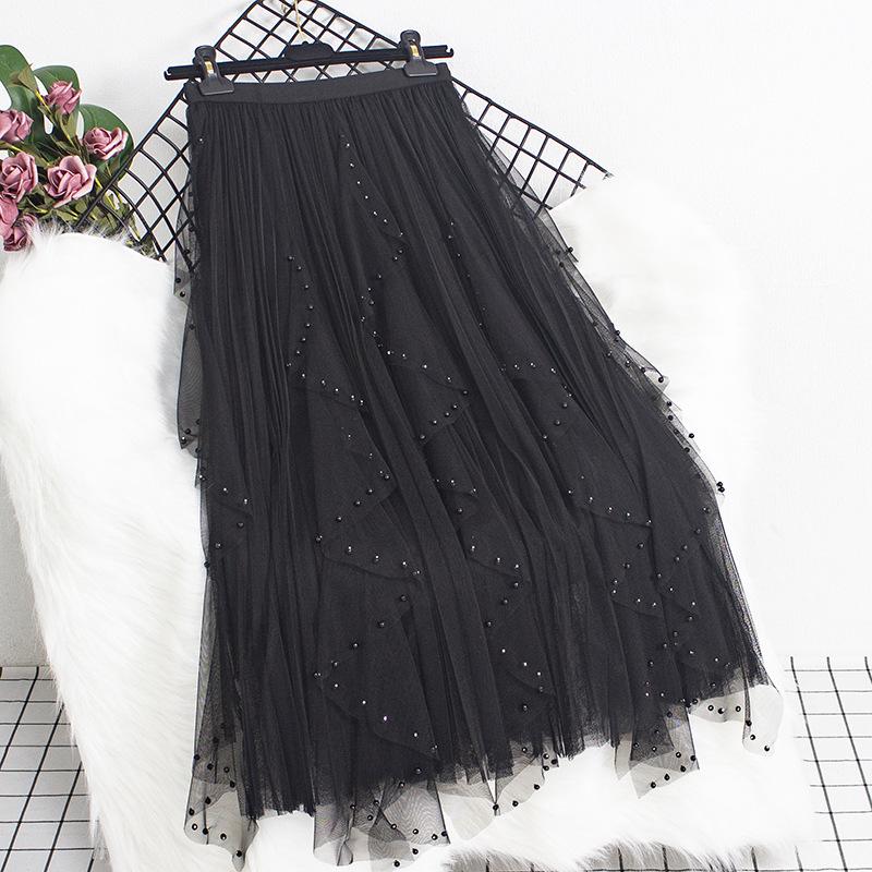 

Qooth женские сетчатые плиссированные юбки средней длины с лепестками из бисера, элегантные длинные тюлевые юбки трапециевидной формы с высокой талией QT1682 one size чёрный