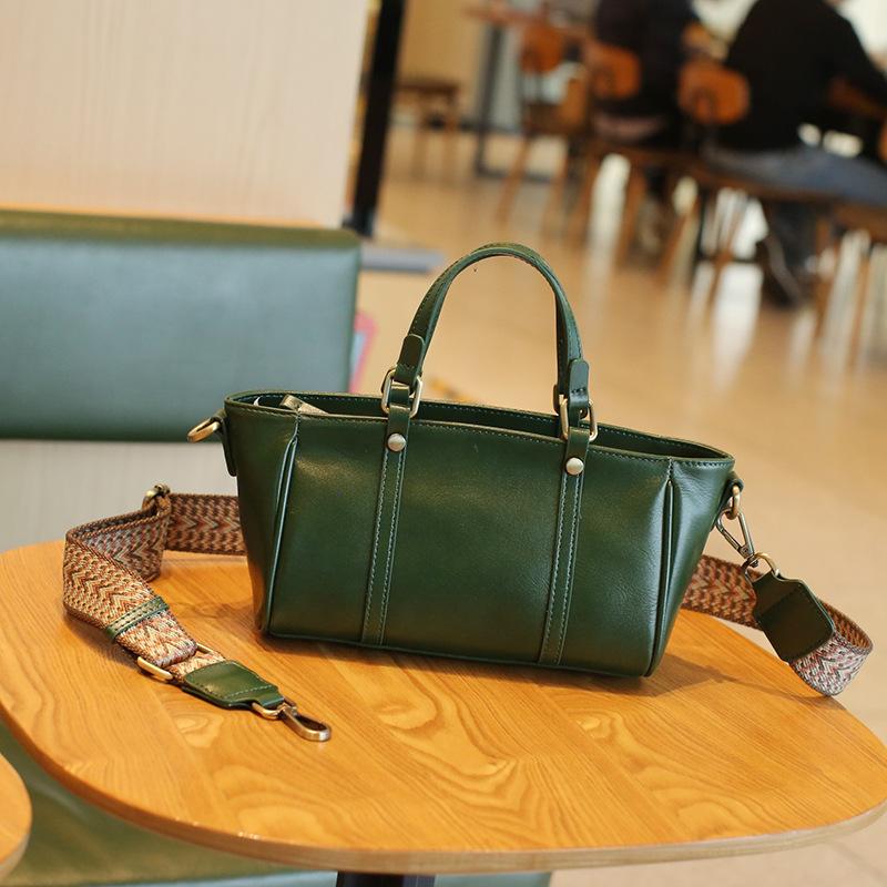 

First layer cowhide tote bag 2025 new leather handbag autumn and winter light luxury women s bag high-end shoulder messenger bag 23.5CM