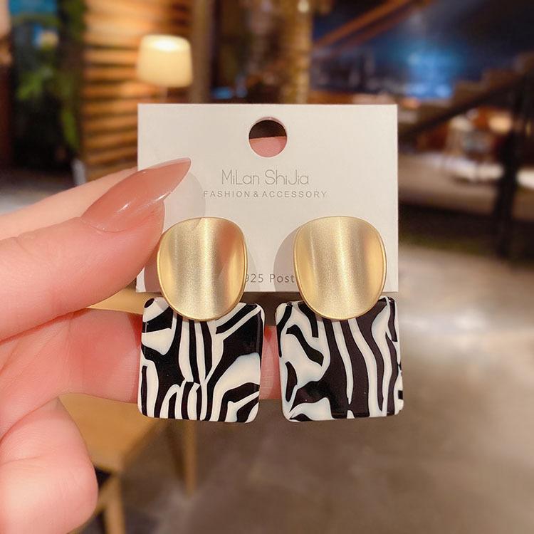 New 111 silver needle personalized design plaid earrings women's, European and American exaggerated geometric square earrings temperament earrings