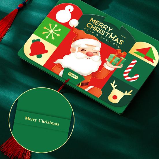 

Рождественская открытка с золотым тиснением и кисточками. Складной рождественский элемент с рисунком. Тонкая работа. Праздничная рождественская открытка.