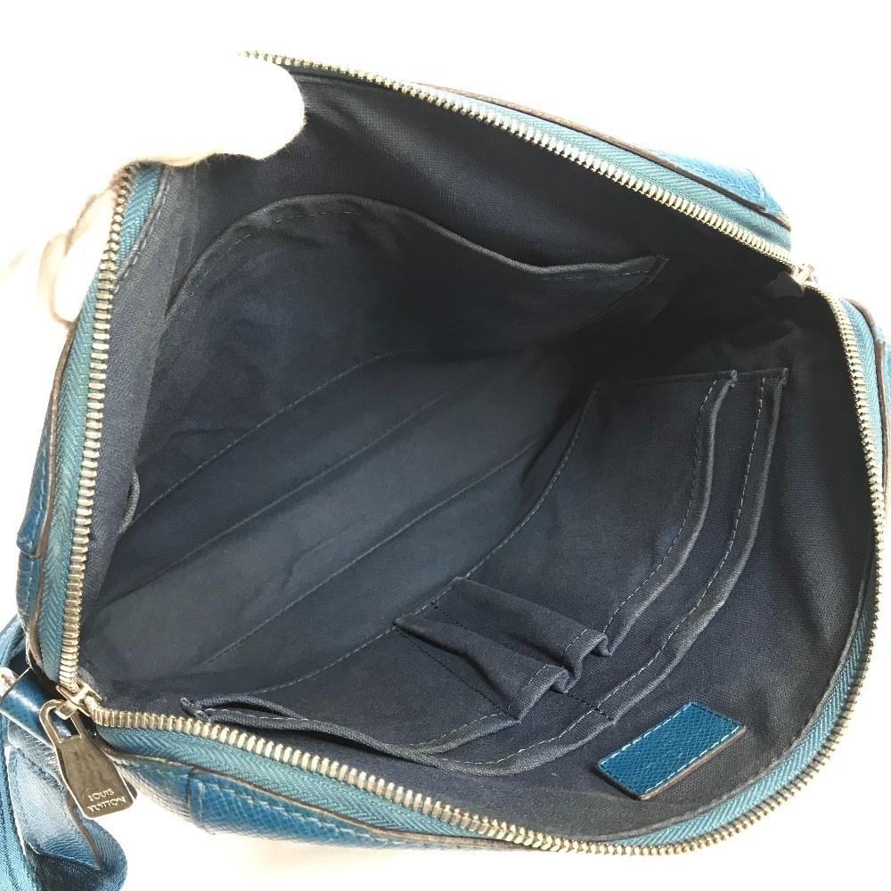 Louis Vuitton M30235 Taiga Grigori-Messenger PM Crossbody Shoulder Bag