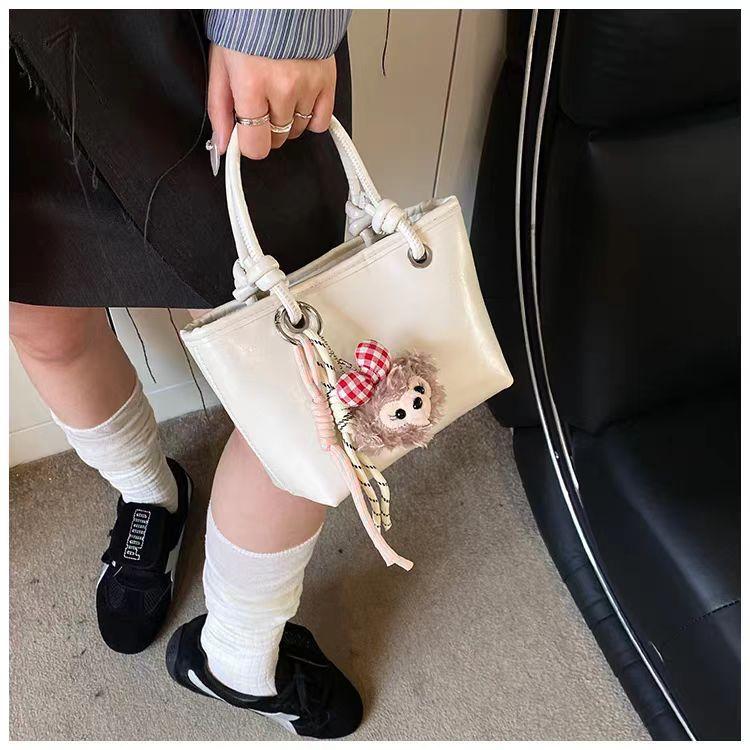 

Это s Популярные Сумки Женская Модная Одноплечевая Через Плечо Универсальная Повседневная Портативная Сумка-ведро 21x9.5x14 single package белый