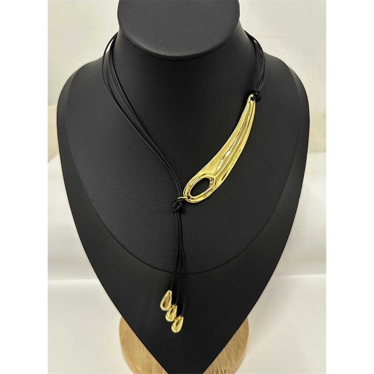 

Tooxika Spain Y Shape Splicing Metal Feather Pendant Necklace Simple Cool Style Chic Collarbone Chain золотой