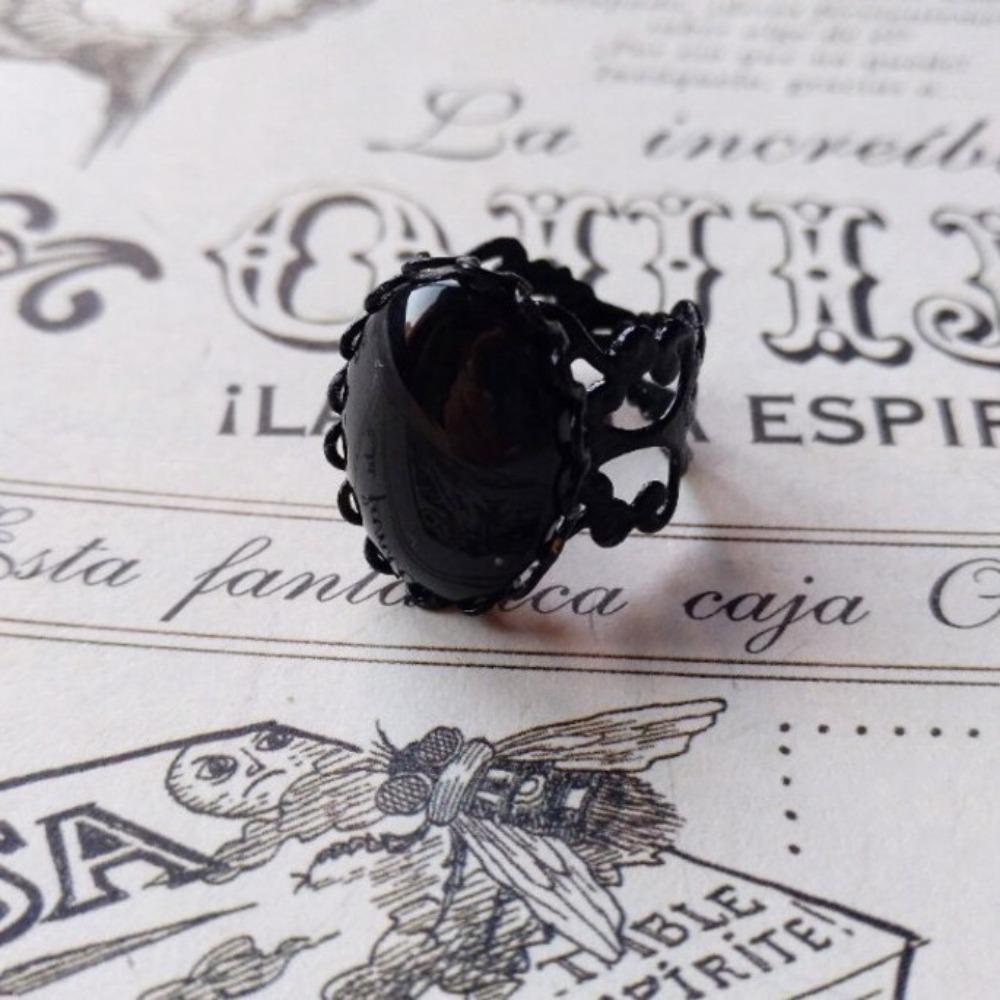 Gothic Black Hollow Out Metal Red Black Glass Crystal Adjustable Opening Wide Rings for Women Men Retro Finger Jewelry Accessory