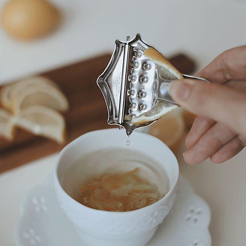 

Japanese Import Juicer Sliced Lemon Squeeze Juicer Stainless Steel Clip For Home Orange Squeeze Juice Manual Default