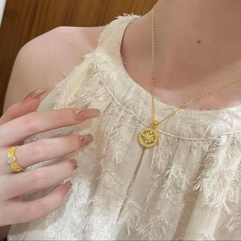 Golden Sunflower Starburst Compass Pendant Necklace - Women's Luxury Versatile Clavicle Chain