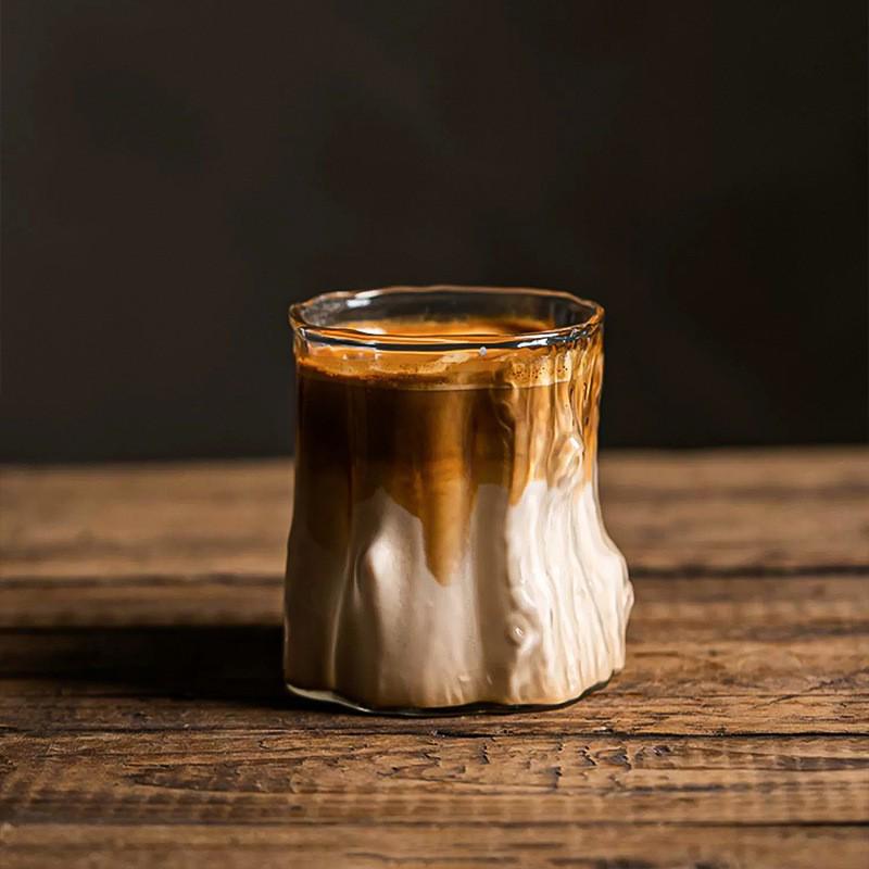 Högkvalitativ Värmetålig Kaffemugg i Glas med Handtag för Damer - Explosionssäker och Idealisk för Te eller Kaffe.