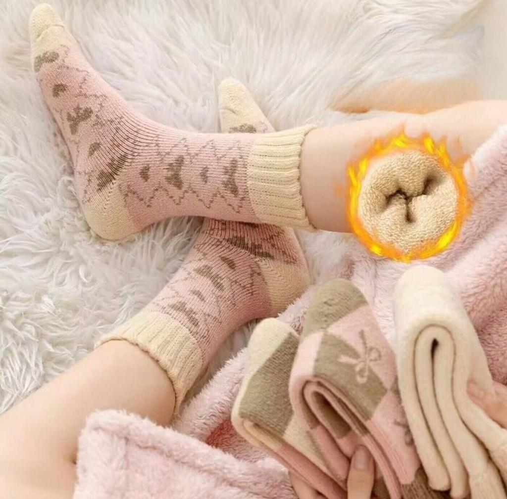 4 Pairs Women's Autumn Winter Warm Fleece-Lined and Thickened Plush Socks Mid-Calf Length for Sleeping and Floor Work