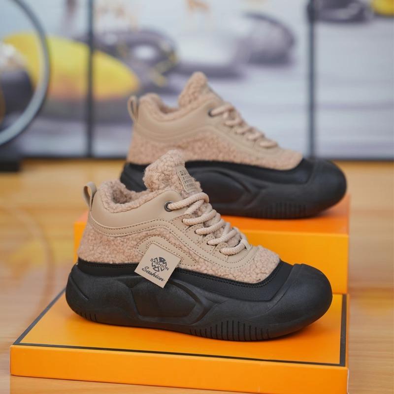 Factory direct sales 2025 winter velvet little white shoes new Korean version of female students height-increasing sports board shoes trendy casual
