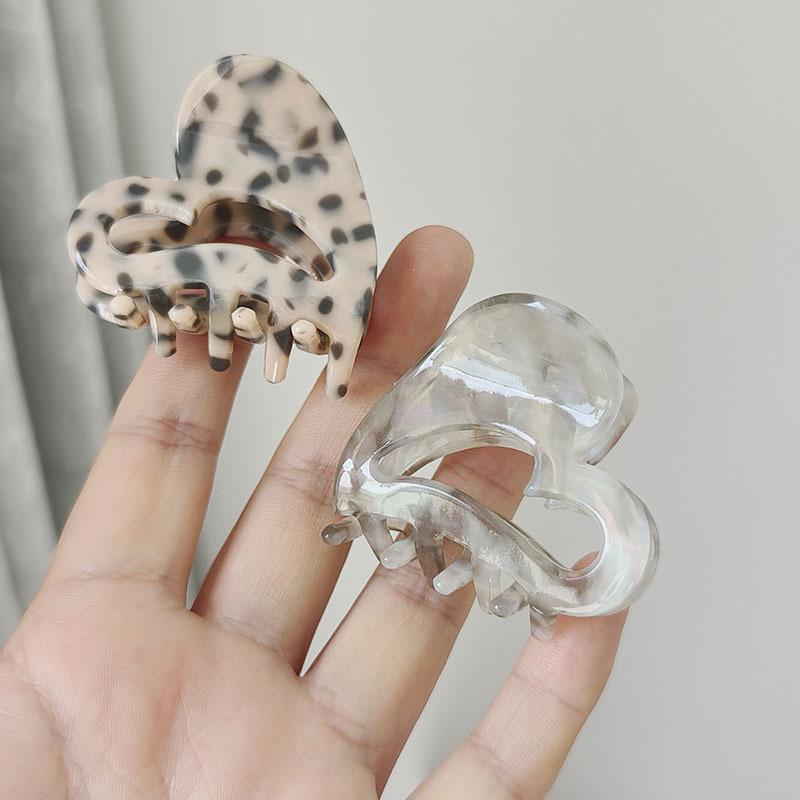 Heart-Shaped High-End Leopard Print Hair Claw Clip for Women - Small Acetate Temperament Ponytail Accessory