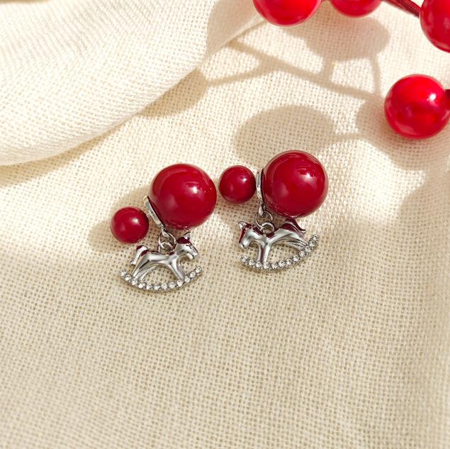 Pearl Pony Stud Earrings, High-End Fashion, Exquisite And Exquisite Personalized Women'S Earrings.