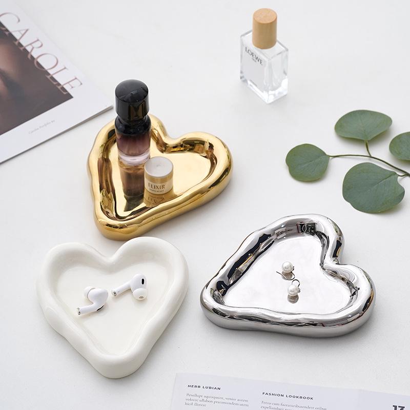 Nordic Heart-Shaped Ceramic Jewelry and Tabletop Storage Tray