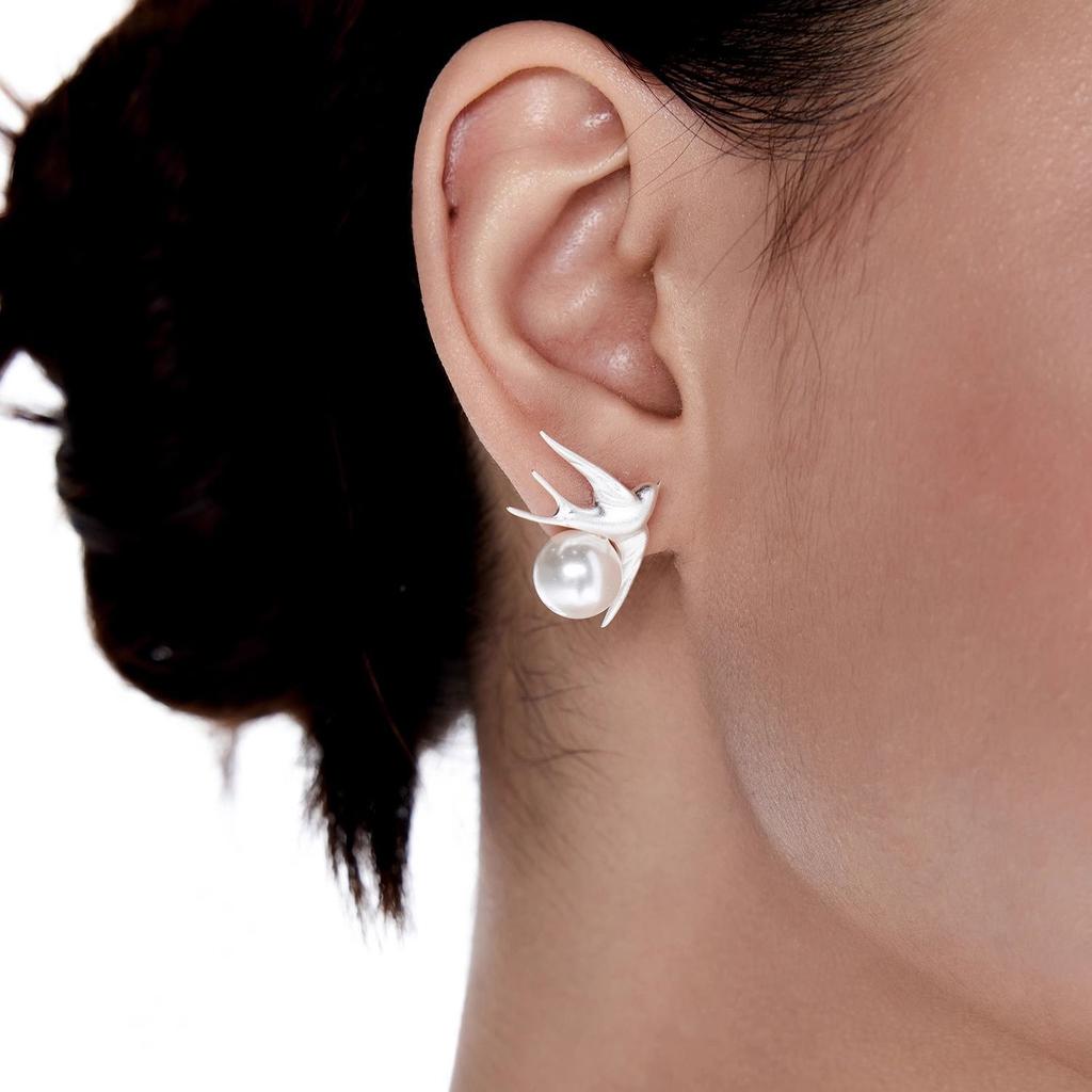 Temperament Chasing and Flying Birds Pearl Earrings Hot Sale for Trendy Women Ladies Casual Wear Party Cute Animal Dangle Earrin