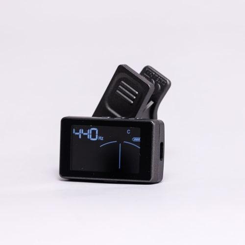 Louis LCT-Z II BLK Clip-on Tuner with USB Type-C Charging, Beginner Tuning Mode, Compatible with Guitars, Bass, and Ukuleles
