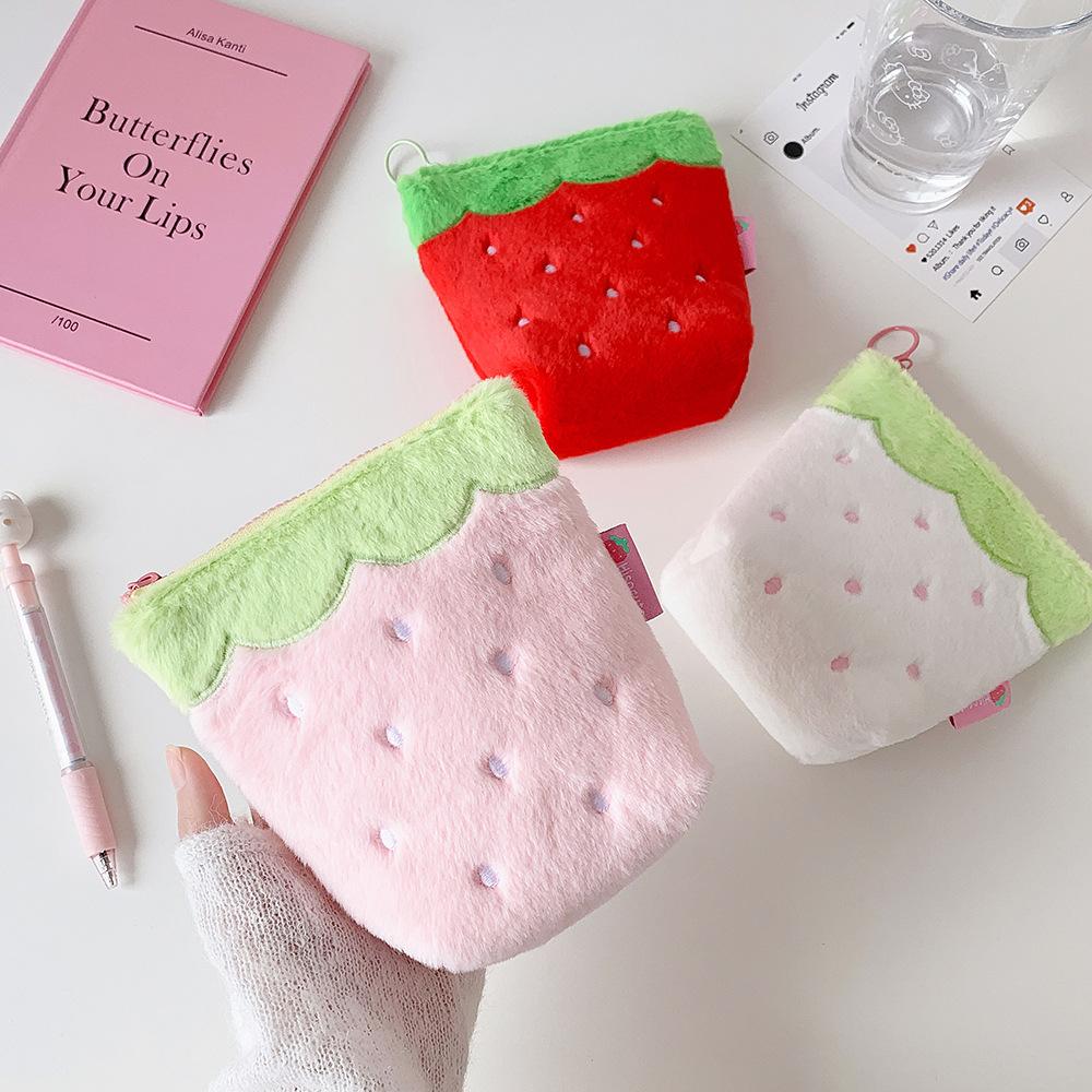 Plush Strawberry Storage Bag Skin-Friendly Kawaii Earphone Pouch Plush Coin Purse Kawaii Cute Zipper Pouch For Daily Use Girls