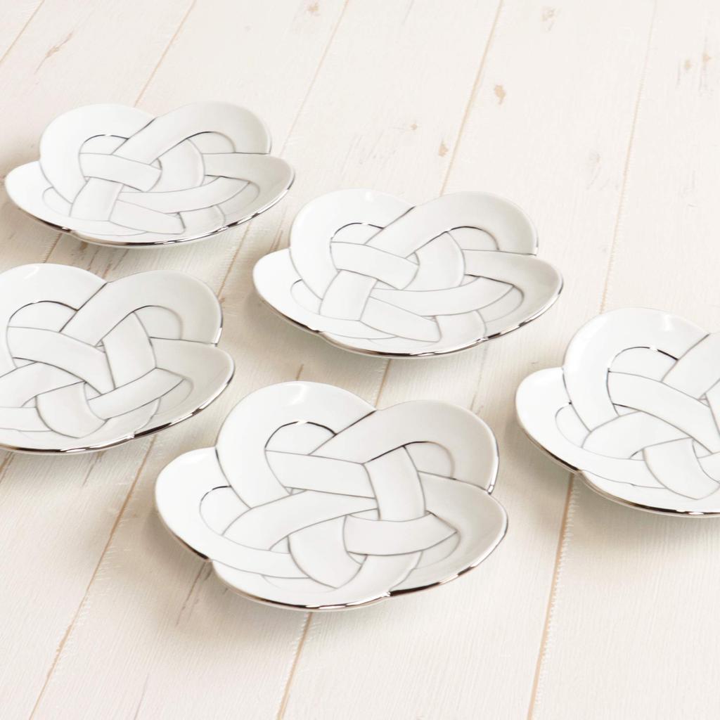 Set of 5 15cm Arita Ware Ume Musubi (Plum Rice Ball) Plates with Platinum Wire and Silver Accents, Perfect for New Year's Gifts, In a Gift Box