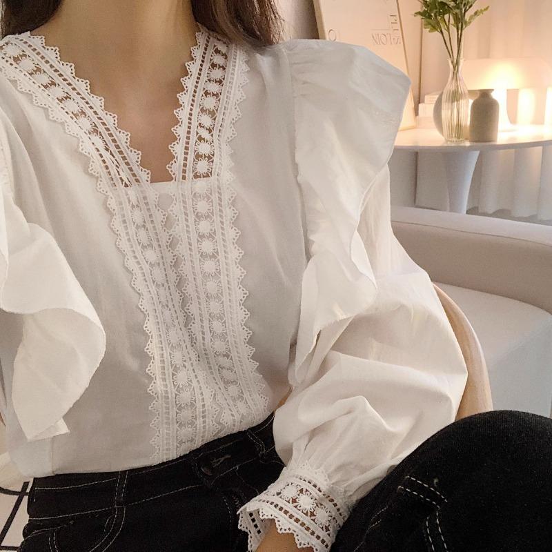 Chic Temperament Lace V-neck Patchwork Ruffled White Shirt Women Loose Casual Puff Sleeve Blouse Women Tops Elegant Vintage Slim Ladies Blouses 25976