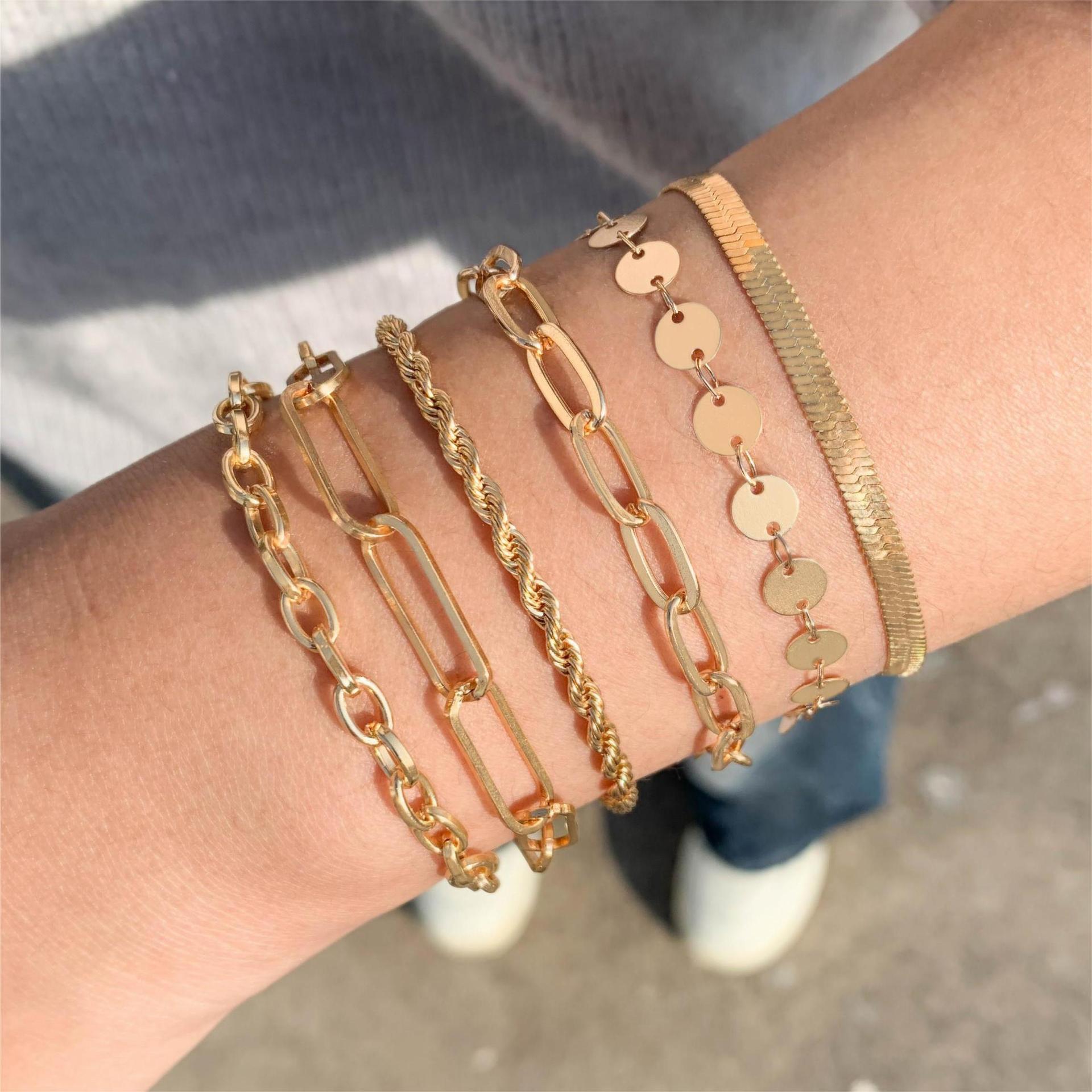 

Accessories, Creative Geometric Twist Multi-layer Stacked Bracelet, Personalized Snake Bone Chain Bracelet Six-piece Set золотий