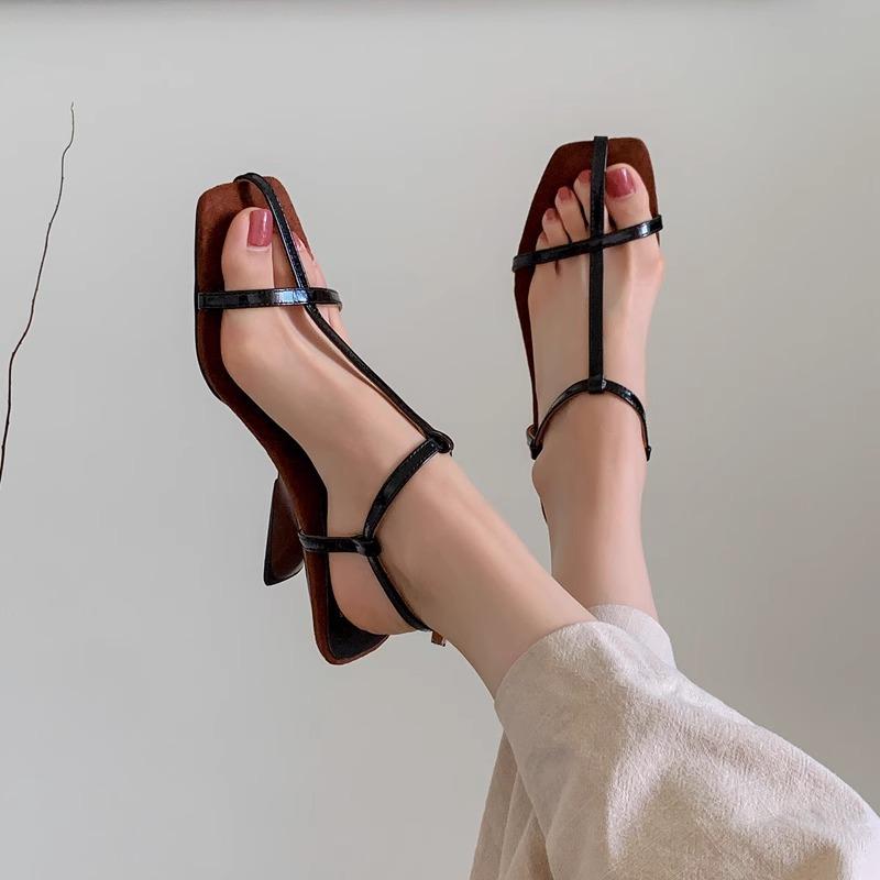 

Модные женские босоножки с открытым носком, на танкетке особой формы, летние, в римском стиле, ретро, с тонкими ремешками, однотонные, высококлассные праздничные сандалии 35 чёрный
