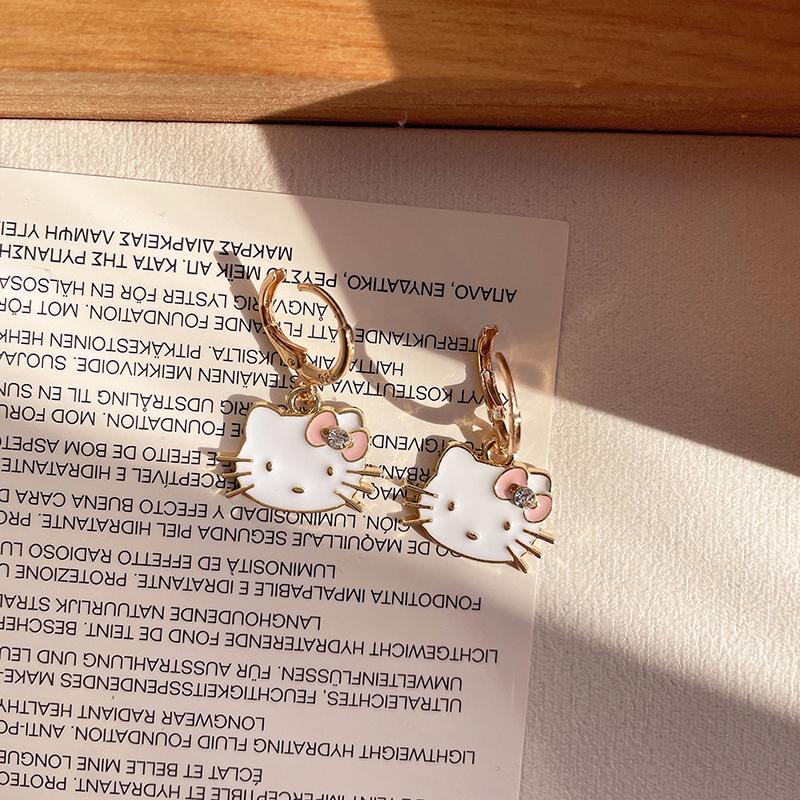

1 пара серьги Sanrio Мультфильм Аниме Hello Kitty Милые Kuromi Melody Pacha Cinnamonroll Серьга с серебряной иглой Серьга для девочки Мультяшная серьга