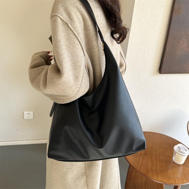 Retro Commuter Bag Women's Tote Bag Lazy Wind Large Capacity Elegant Fashion Versatile Handbag Shoulder Bag