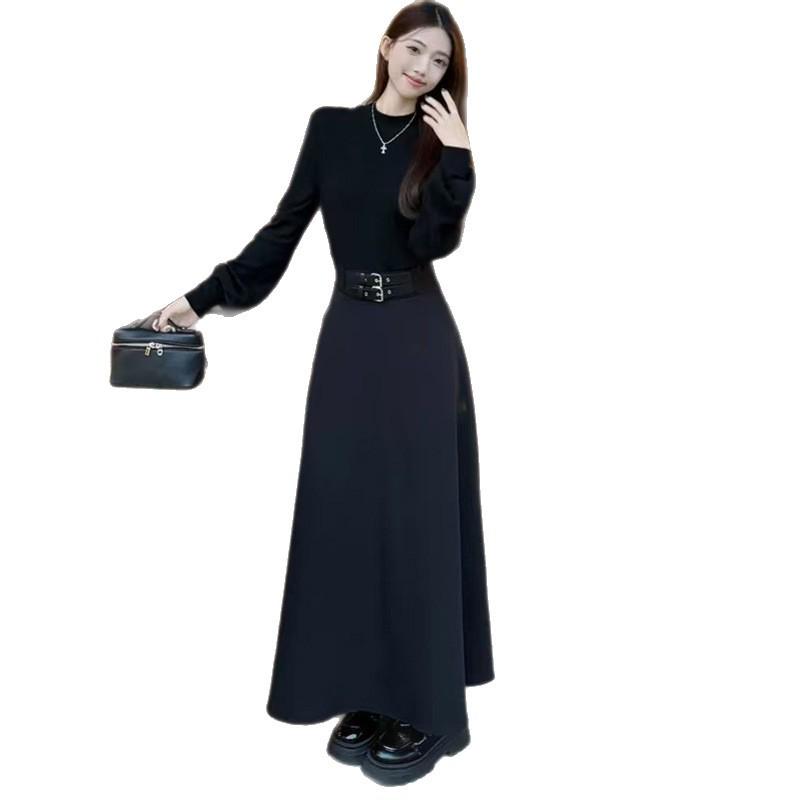 Women's Petite Black Long Sleeve Hepburn-Style Dress for Autumn/Winter, Half High Neck, High-End Feel.