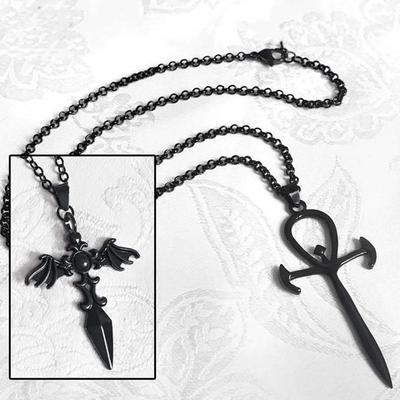 Gotische Schwert Anhänger Halskette, Geflügeltes Kreuz, Vampirfledermausflügel, Unisex Statement Halskette