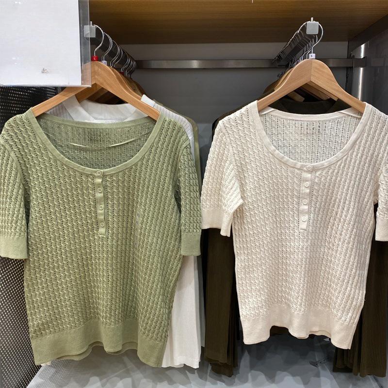 

2025 Spring/Summer Women s Japanese-Style Henley Neck Short Sleeve Knitted Sweater Top Medium